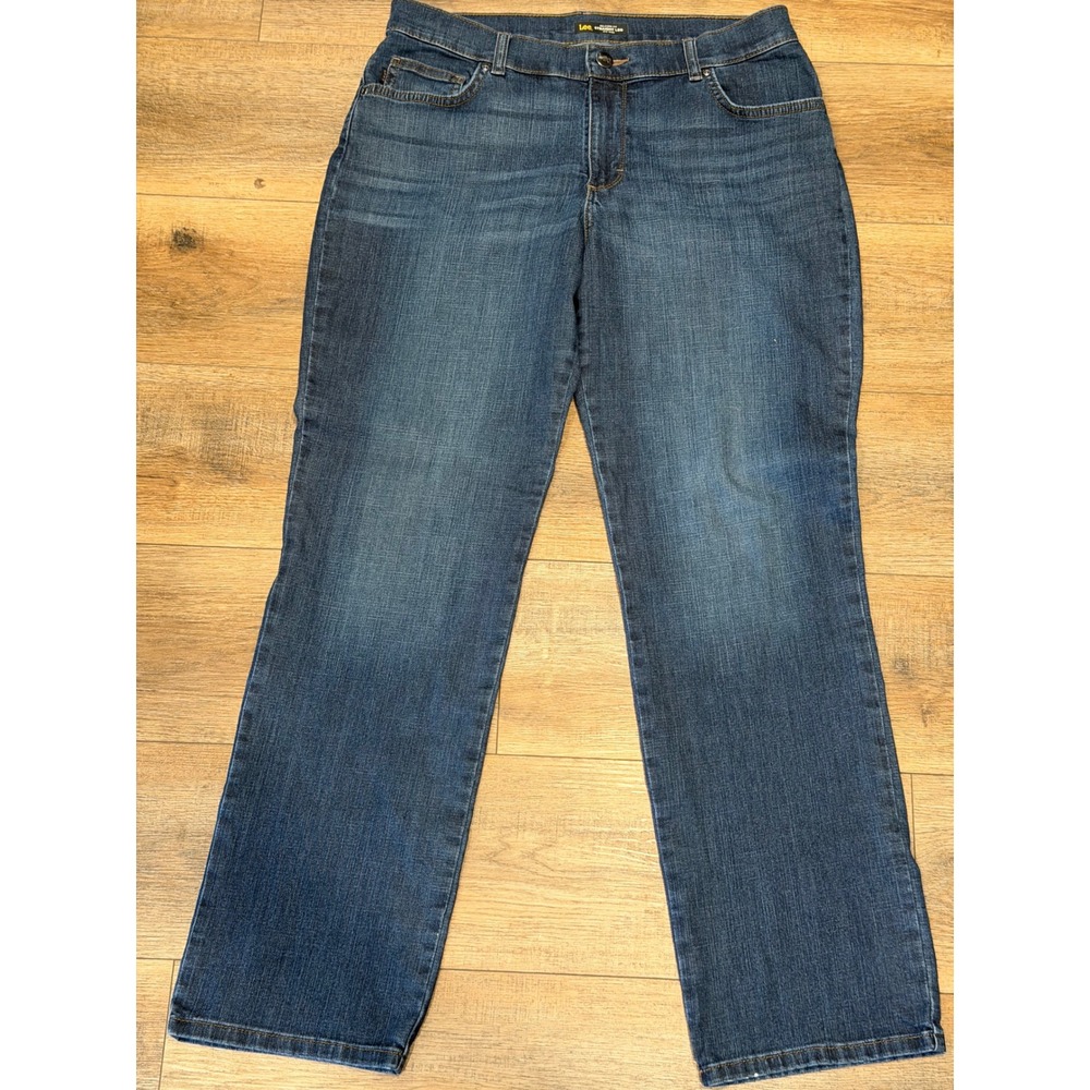 Lee Relaxed Fit Straight Leg Jeans Womens Medium Wash Mid Rise Denim Pants
